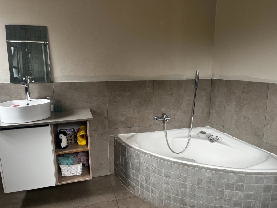 To Let 6 Bedroom Property for Rent in Seasons Lifestyle Estate North West